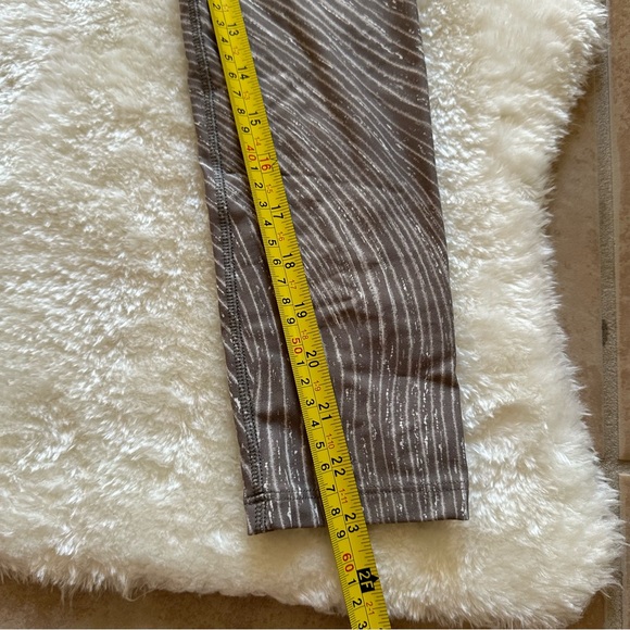 Calia by Carrie Underwood Cropped Athletics Leggings with Pockets Size S - Picture 4 of 6